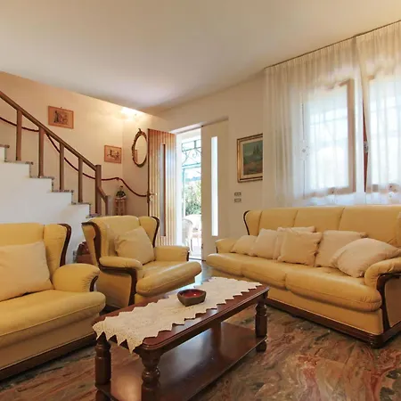 Lavinia By Interhome